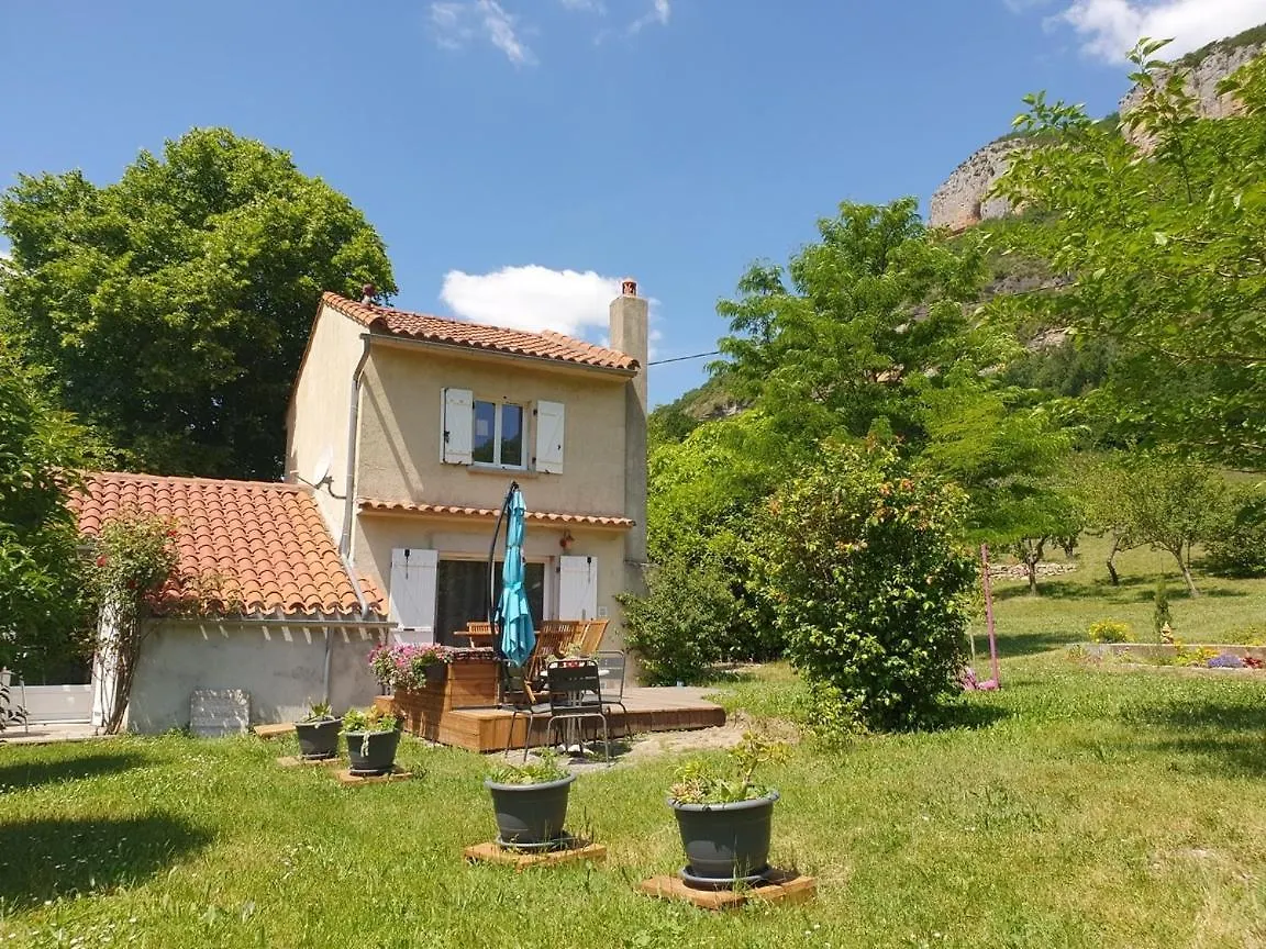 Au Rocher Troue Millau